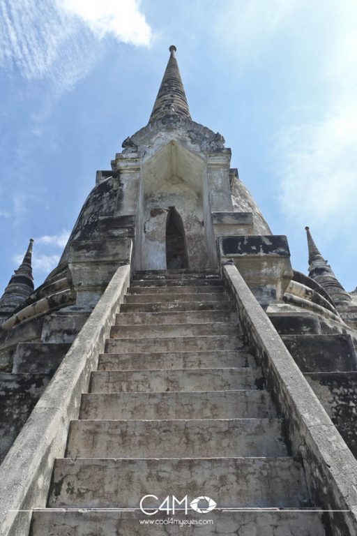 Chedi atau stupa tempat menyimpan abu raja-raja