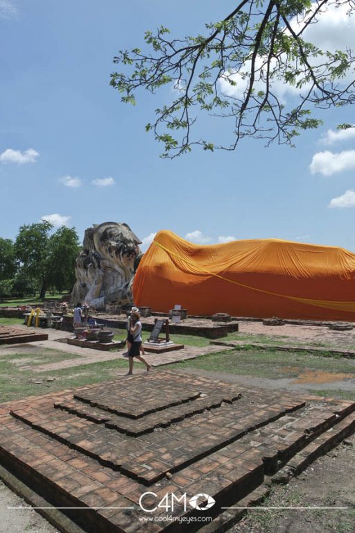 Patung Budha tidur sepanjang 42 meter