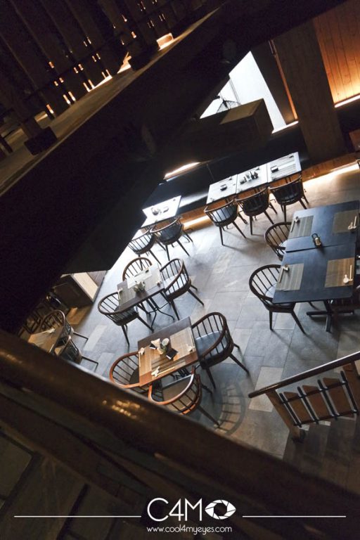 Terdiri dari 2 lantai