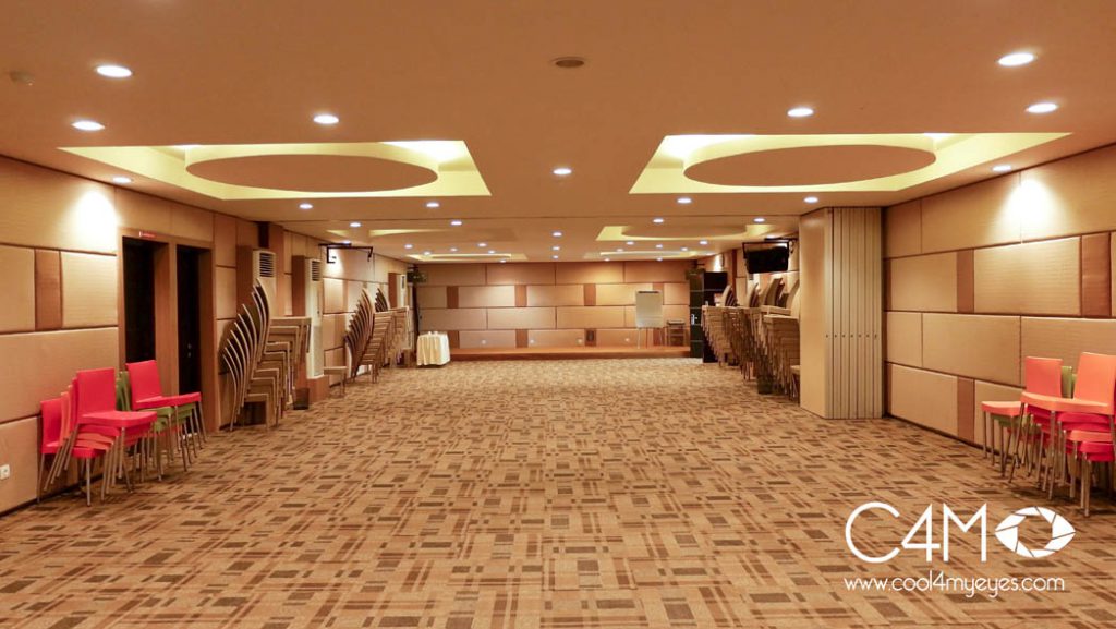 Ballroom dengan sistem sekat menyesuaikan dengan kebutuhan