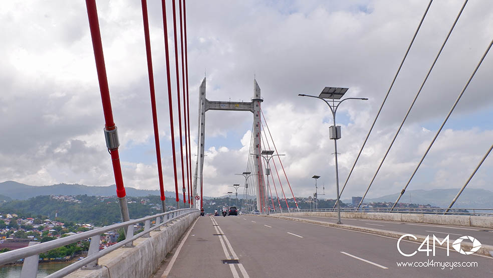 Jembatan merah putih Kota Ambon