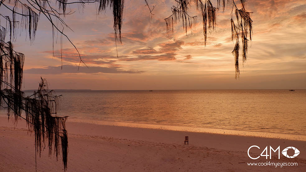 Senja di Pantai Ngurbloat Pulau Kei