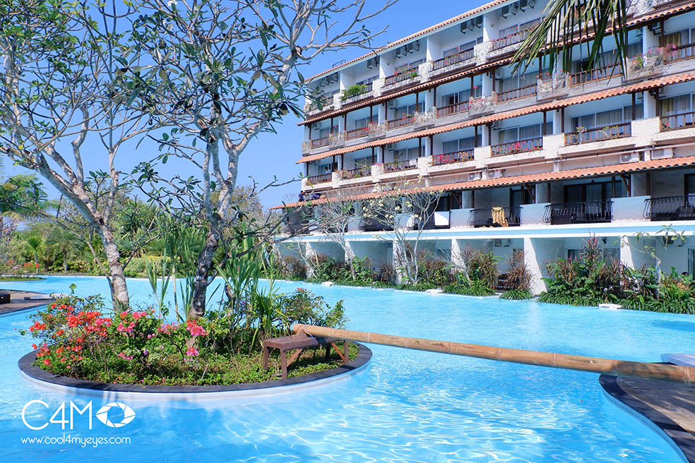 Ocean pool Swissbel Hotel Segara
