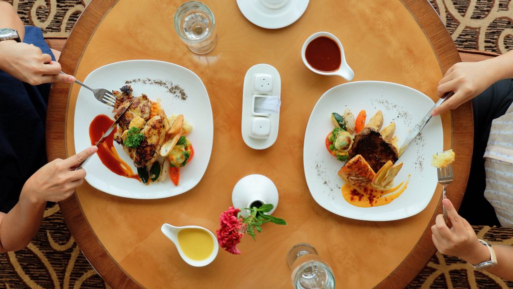 Santap siang atau malam