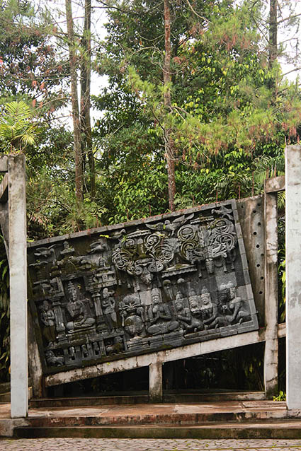 11Replika fragmen Candi Borobudur