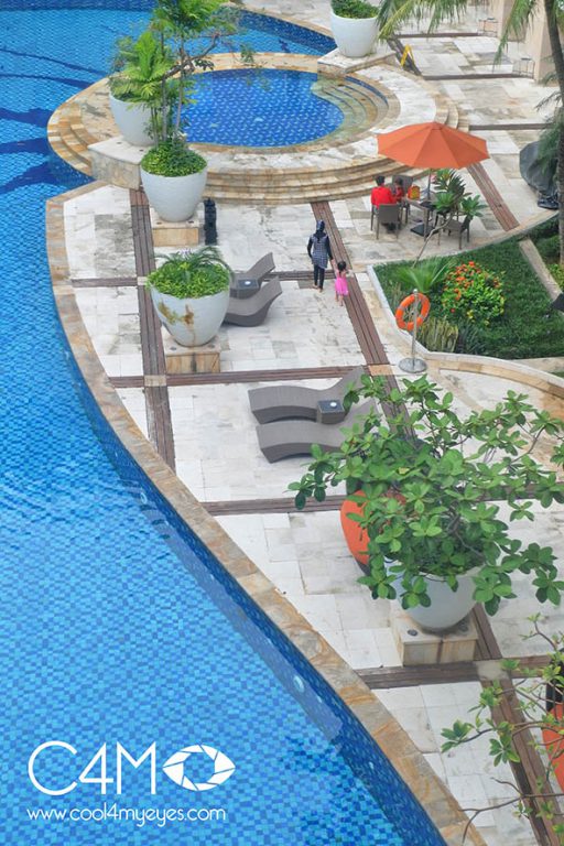 Tak terasa berada di ketinggian gedung berlantai 5