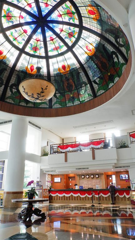 Kubah di tengah lobby