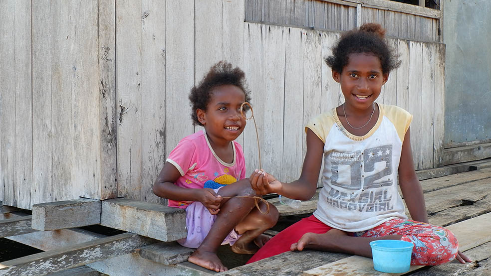 Senyum khas Papua