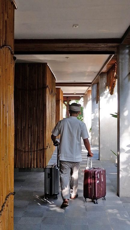 Staff sigap dan ramah