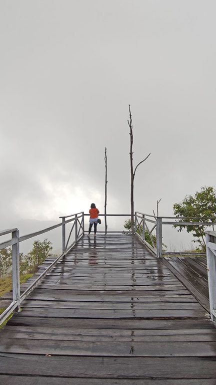 Jika cerah Gunung Inerie akan tampak