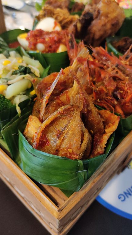 Menu Nasi Kuning